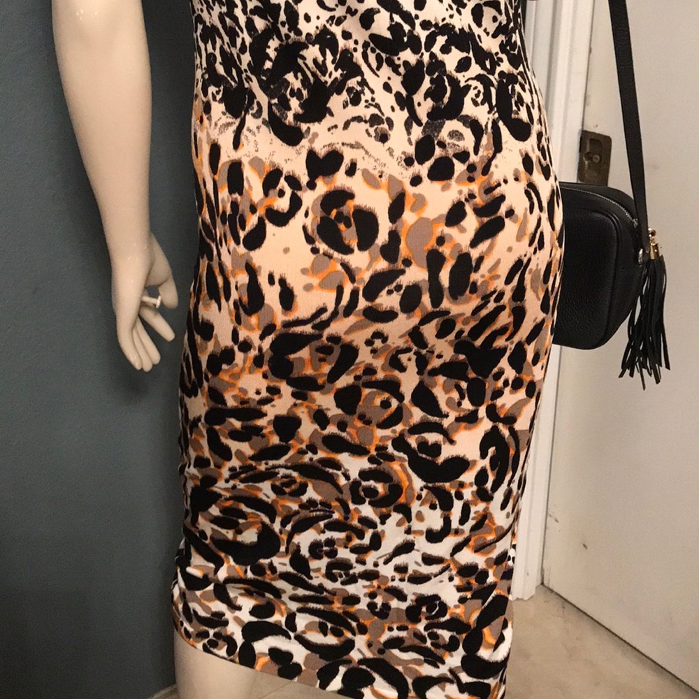 Dress - Picture 6 of 6
